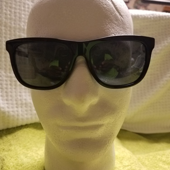 New women´s Burberry eyewear shades